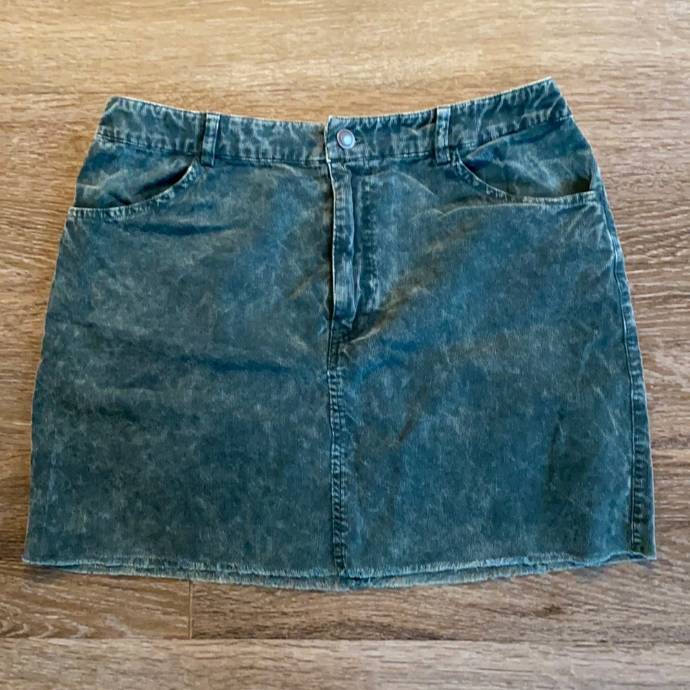 Forever 21 corduroy green acid wash mini skirt L